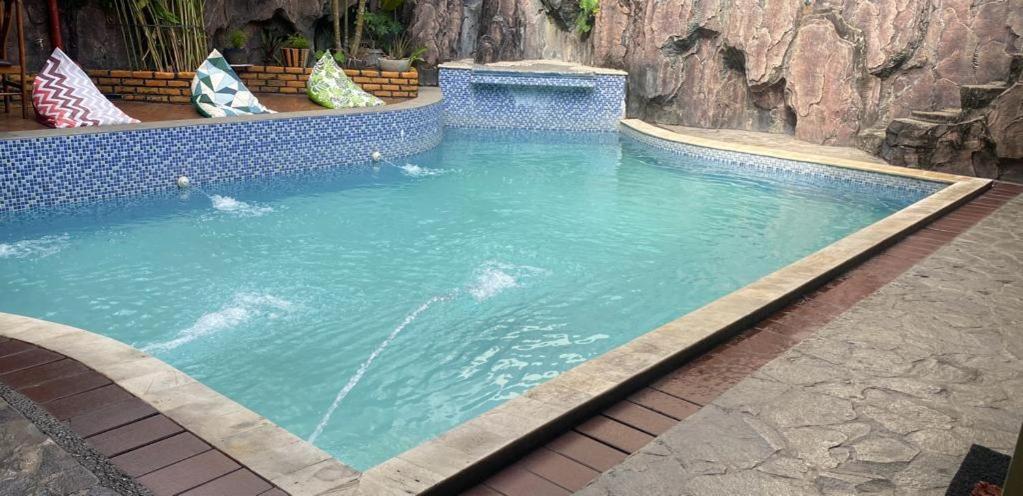 Sentosa Lodge Padang  Ngoại thất bức ảnh