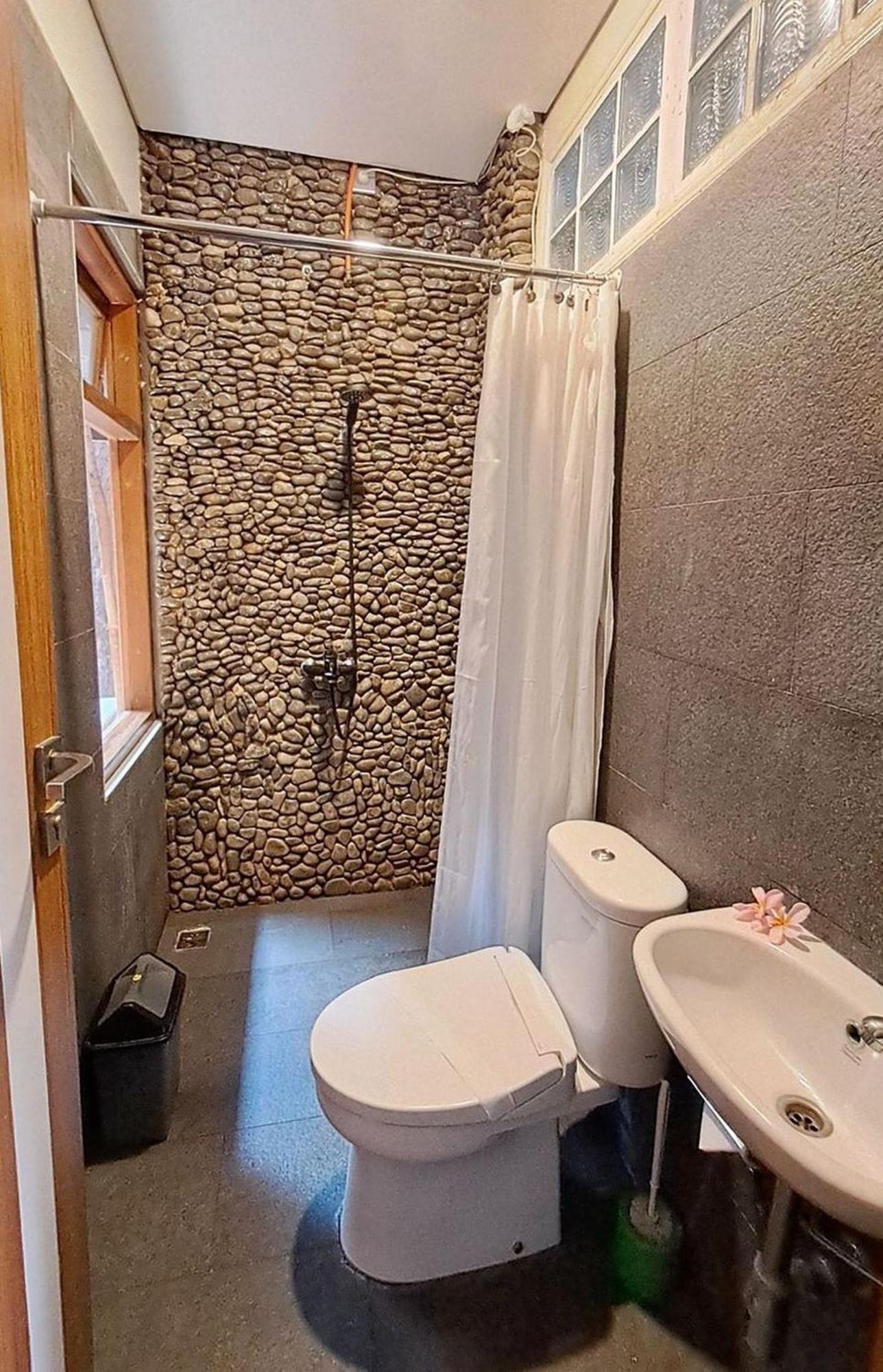 Sentosa Lodge Padang  Ngoại thất bức ảnh