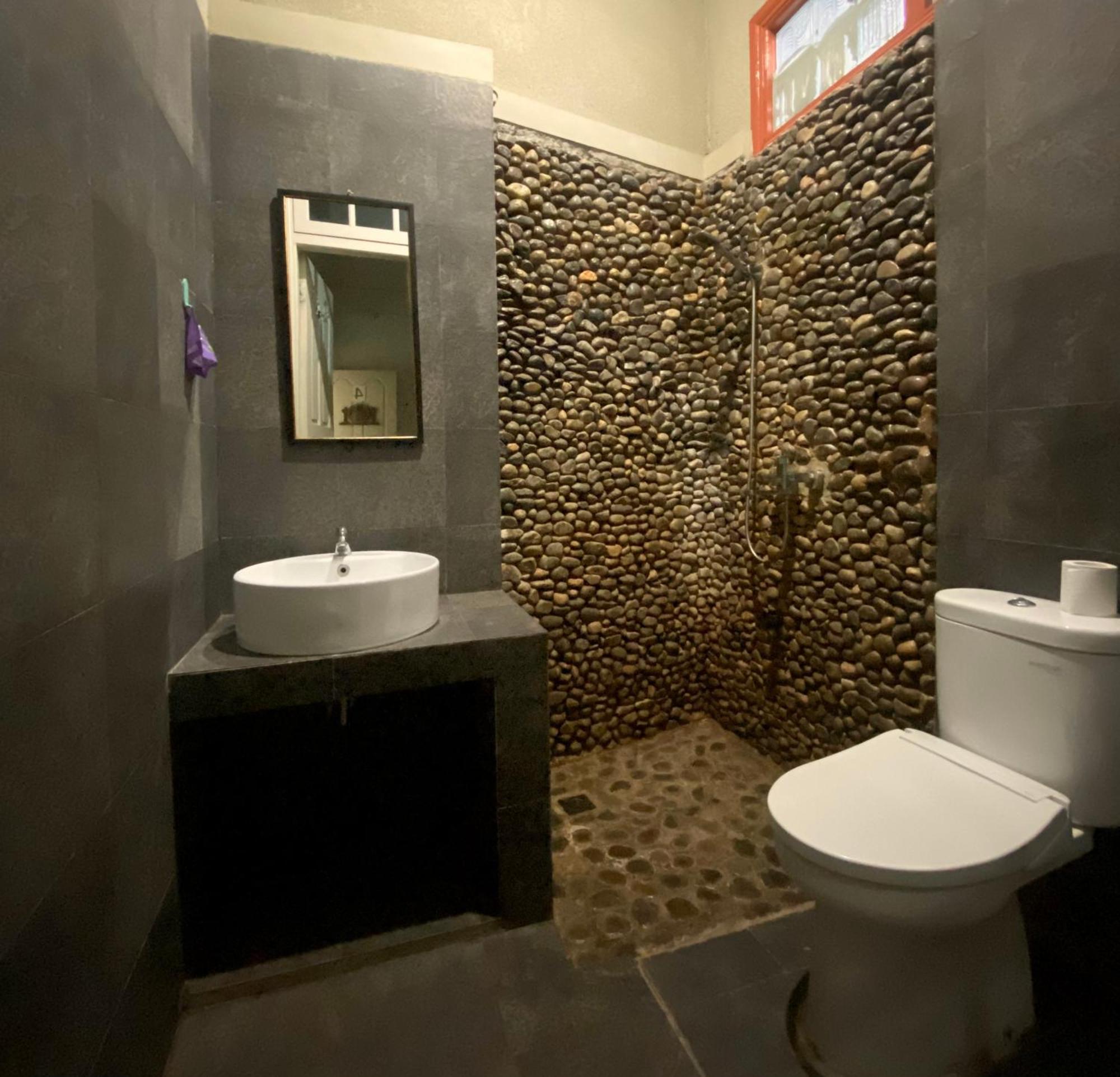 Sentosa Lodge Padang  Ngoại thất bức ảnh